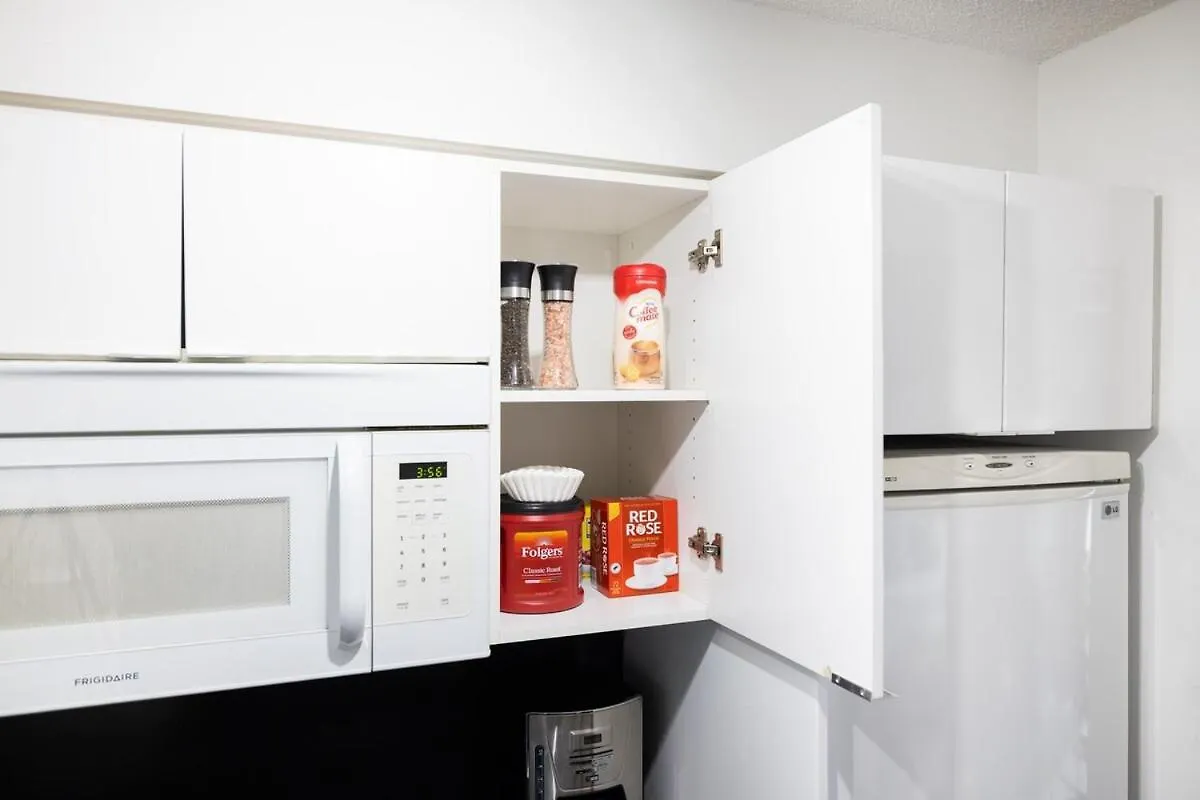 Modern 1Br King Suite, Central Downtown Toronto