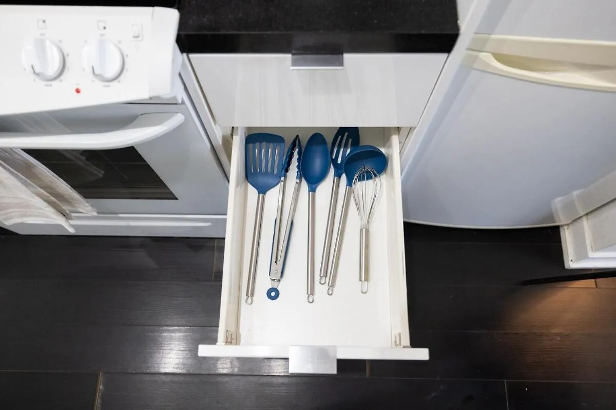 Modern 1Br King Suite, Central Downtown Toronto 0*,  Canada