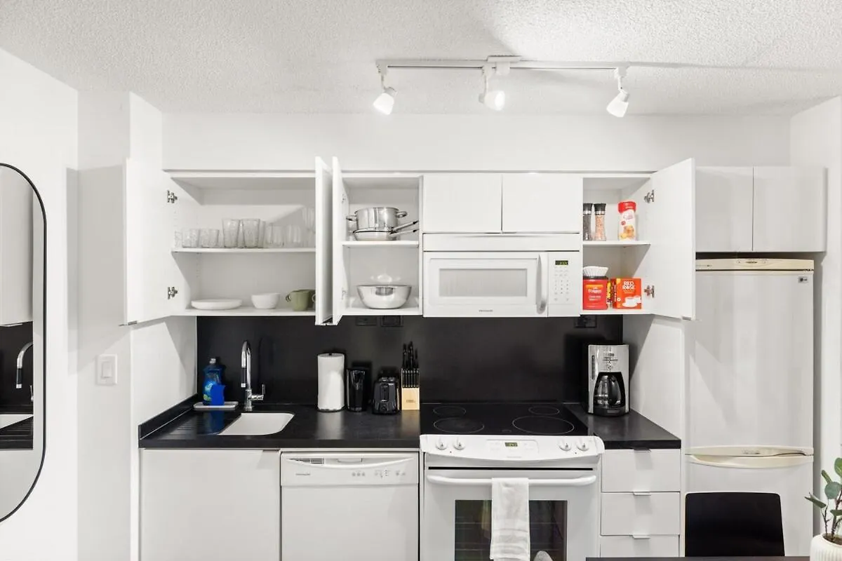 Modern 1Br King Suite, Central Downtown Toronto 0*,