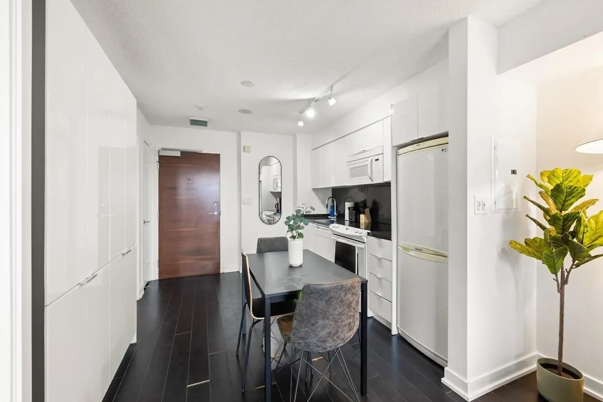 Modern 1Br King Suite, Central Downtown Toronto Apartment