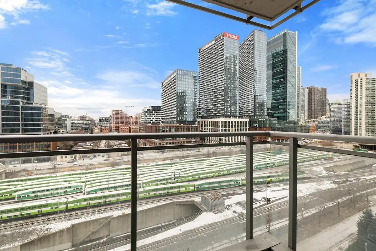 Modern 1Br King Suite, Central Downtown Toronto Canada